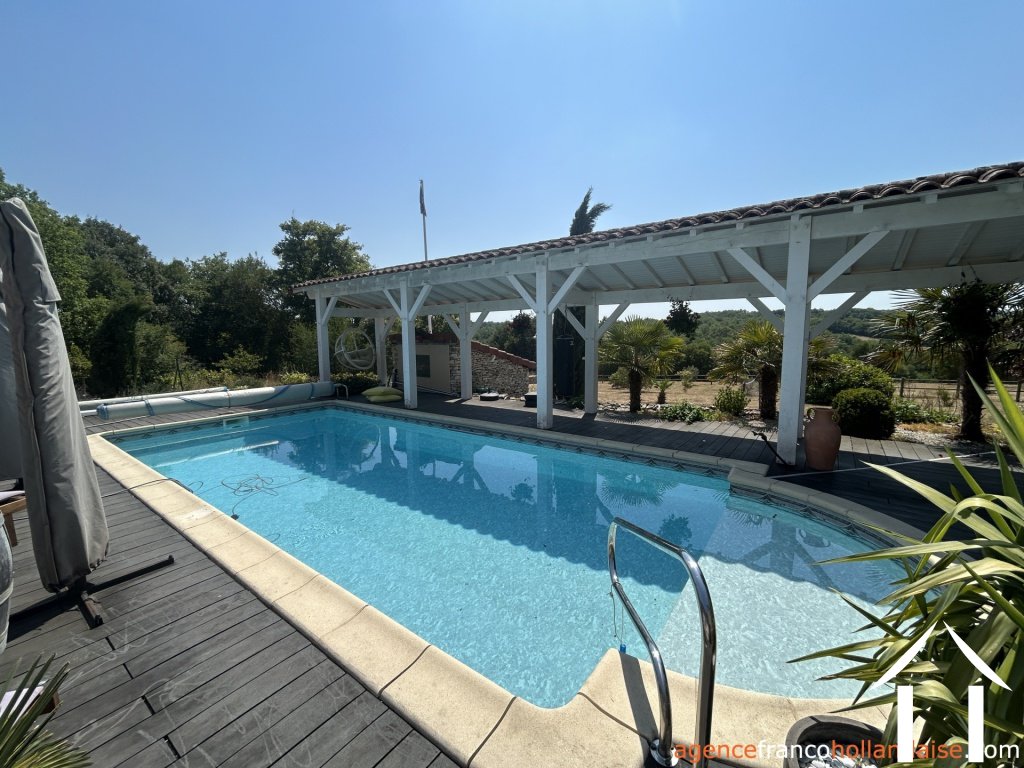 Maison avec gite à vendre brouchaud, aquitaine, Li1068 Image - 32