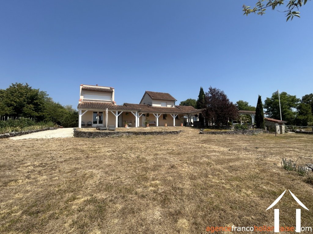 Maison avec gite à vendre brouchaud, aquitaine, Li1068 Image - 45