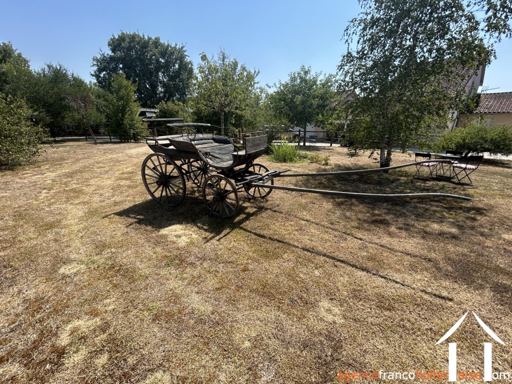 Maison avec gite à vendre brouchaud, aquitaine, Li1068 Image - 54