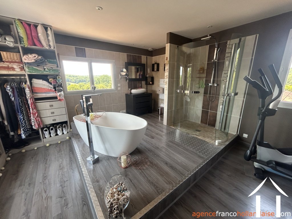 Maison avec gite à vendre brouchaud, aquitaine, Li1068 Image - 16