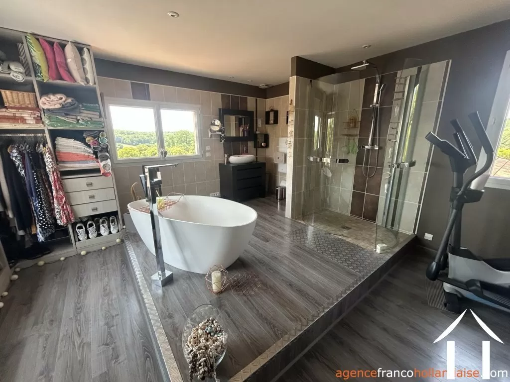 Maison avec gite à vendre brouchaud, aquitaine, Li1068 Image - 12