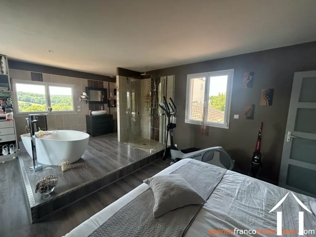 Maison avec gite à vendre brouchaud, aquitaine, Li1068 Image - 10