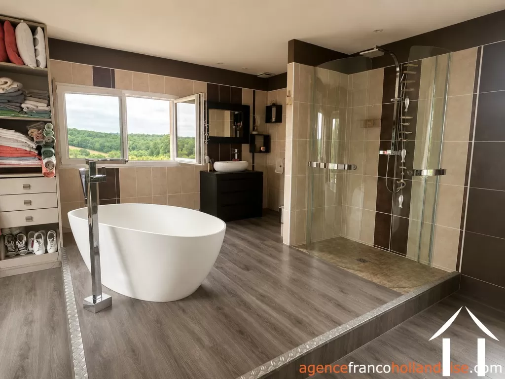 Maison avec gite à vendre brouchaud, aquitaine, Li1068 Image - 14