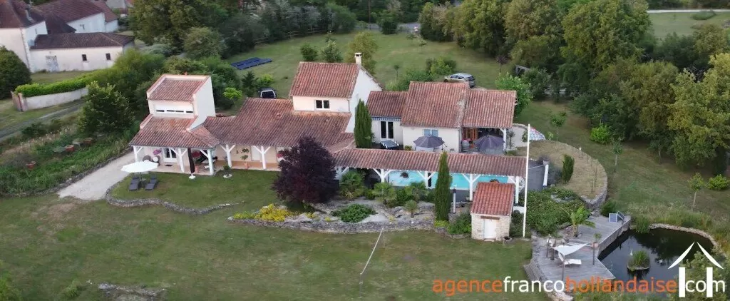 Maison avec gite à vendre brouchaud, aquitaine, Li1068 Image - 1