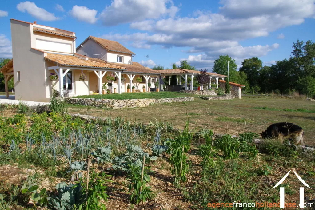 Maison avec gite à vendre brouchaud, aquitaine, Li1068 Image - 49