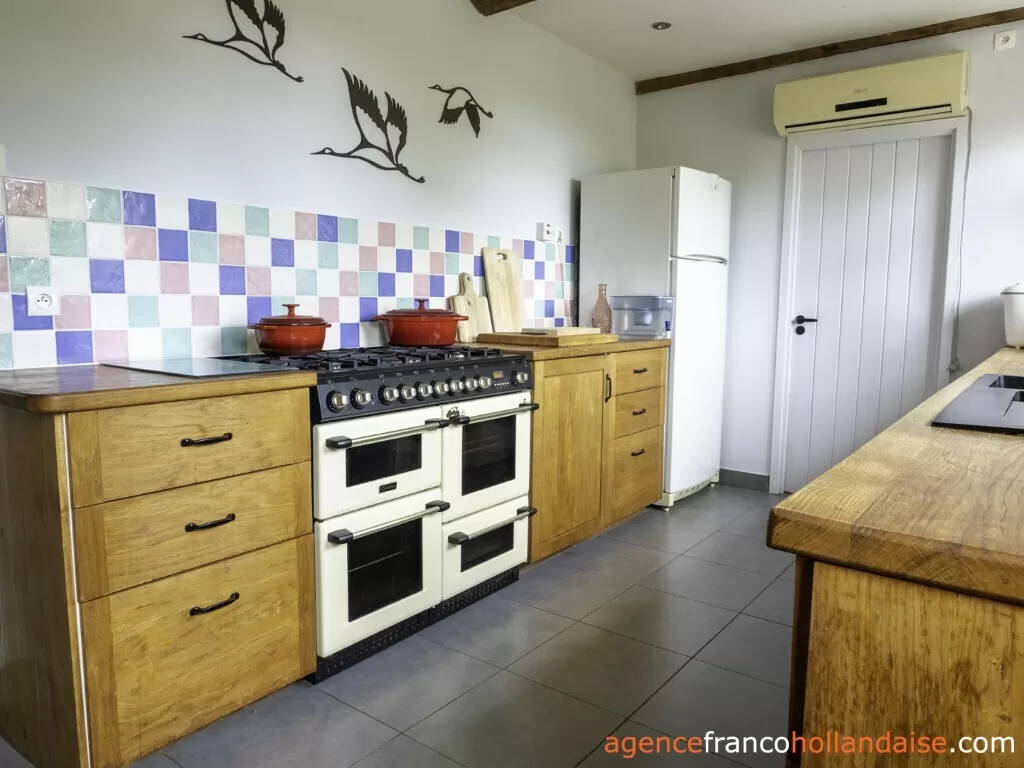 Maison avec gite à vendre lubersac, limousin, Li1070 Image - 10