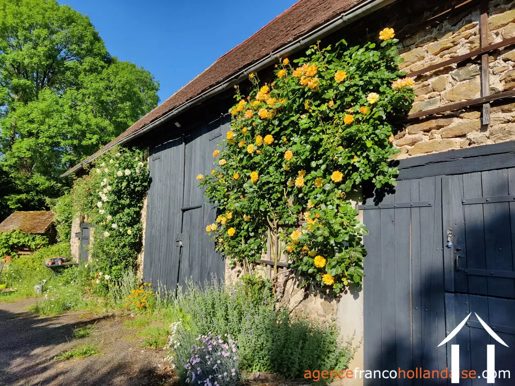 Maison avec gite à vendre lubersac, limousin, Li1070 Image - 53