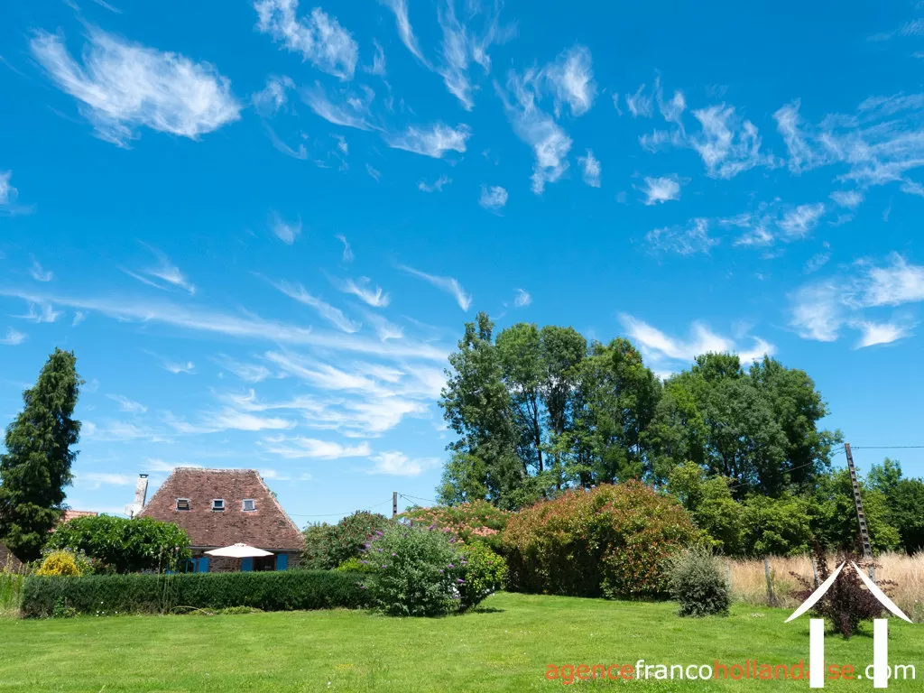Maison avec gite à vendre lubersac, limousin, Li1070 Image - 92