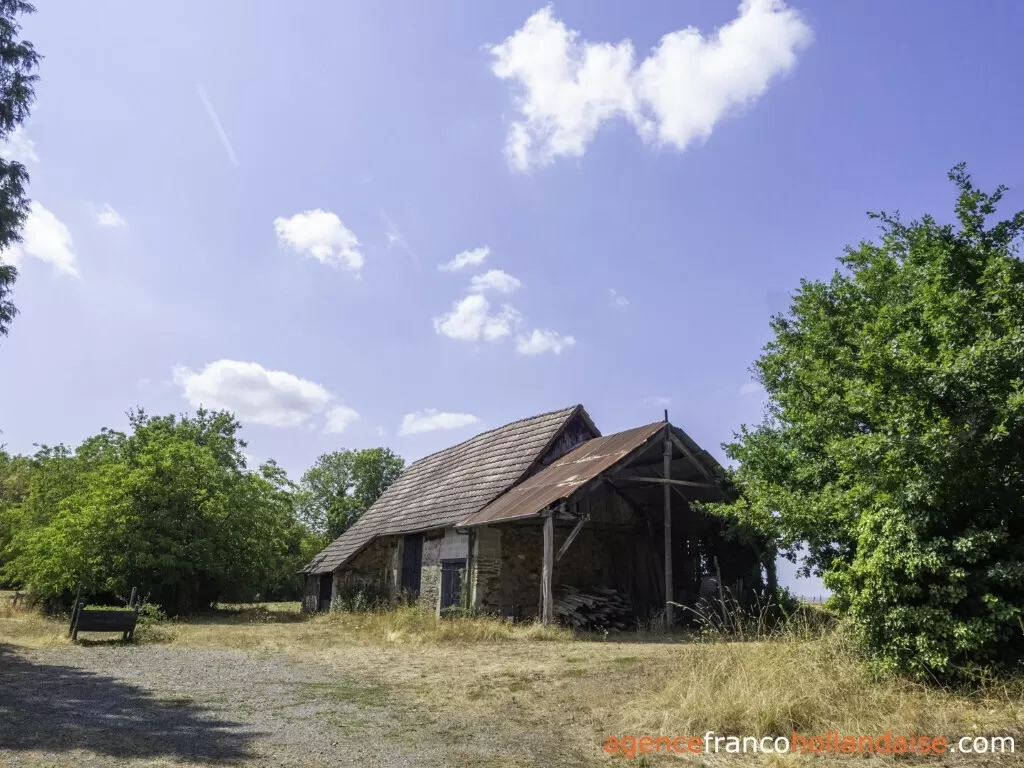 Maison avec gite à vendre lubersac, limousin, Li1070 Image - 60