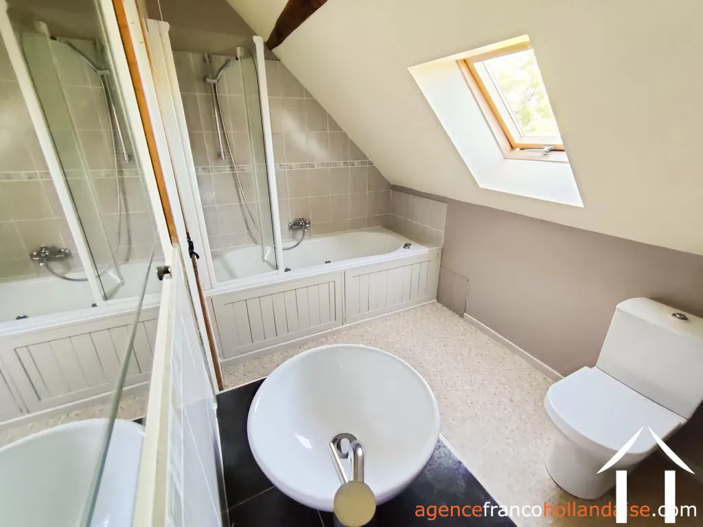 Maison avec gite à vendre lubersac, limousin, Li1070 Image - 34