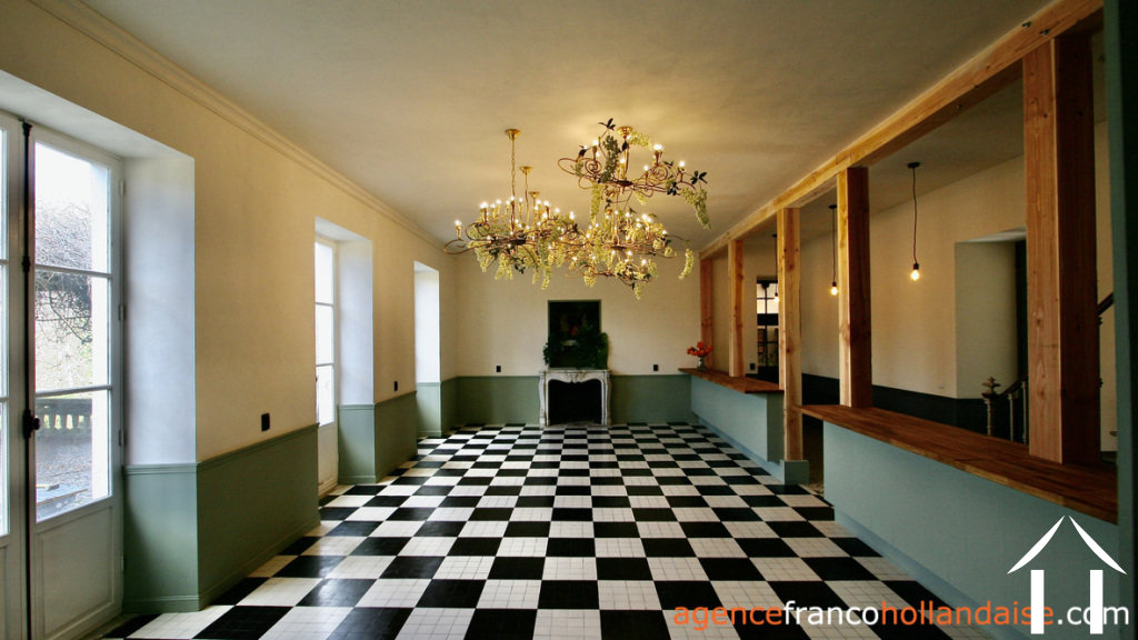 Château à vendre chateauneuf la foret, limousin, Li724 Image - 12