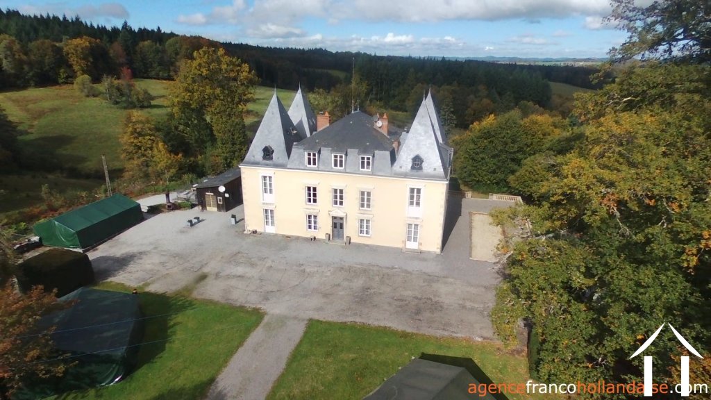 Château à vendre chateauneuf la foret, limousin, Li724 Image - 1