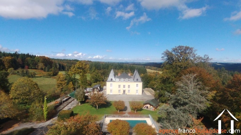 Château à vendre chateauneuf la foret, limousin, Li724 Image - 2