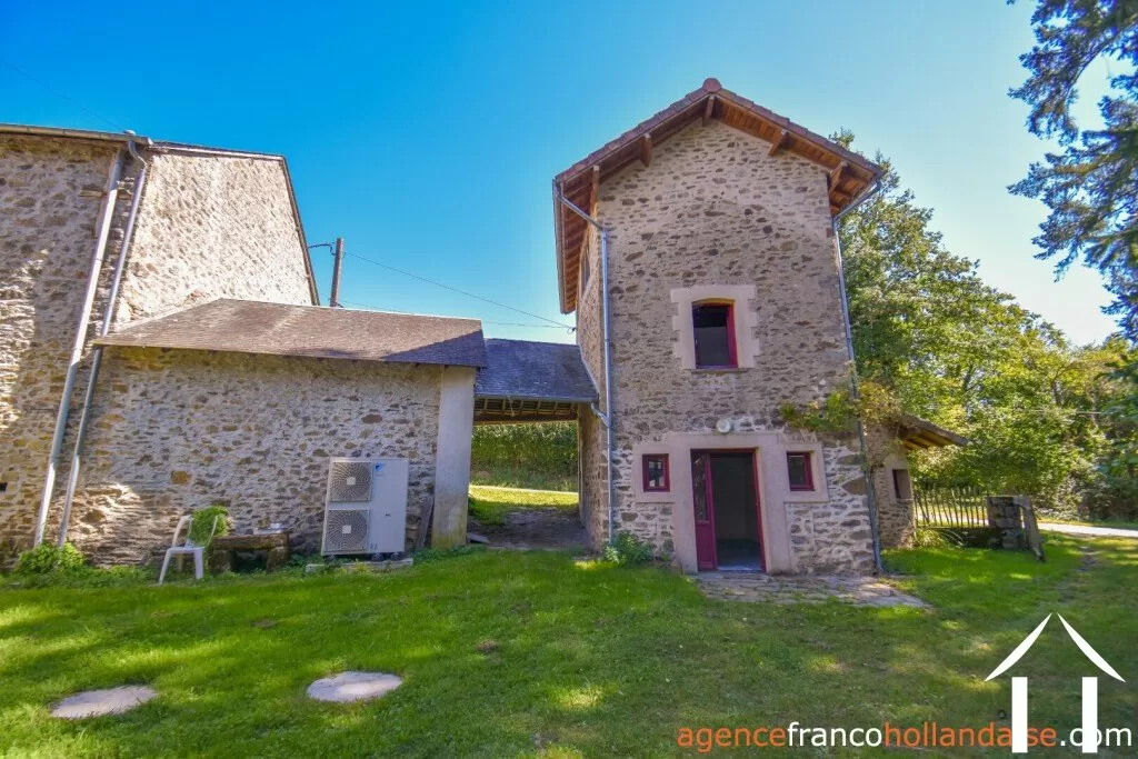 Maison avec gite à vendre neuvic entier, limousin, Li849 Image - 12