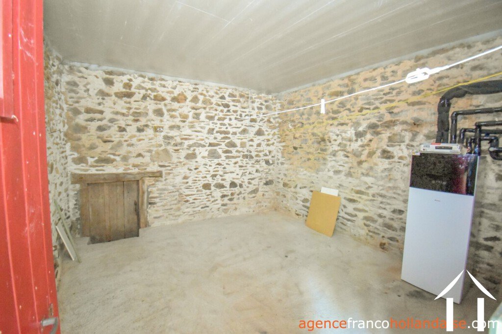 Maison avec gite à vendre neuvic entier, limousin, Li849 Image - 17