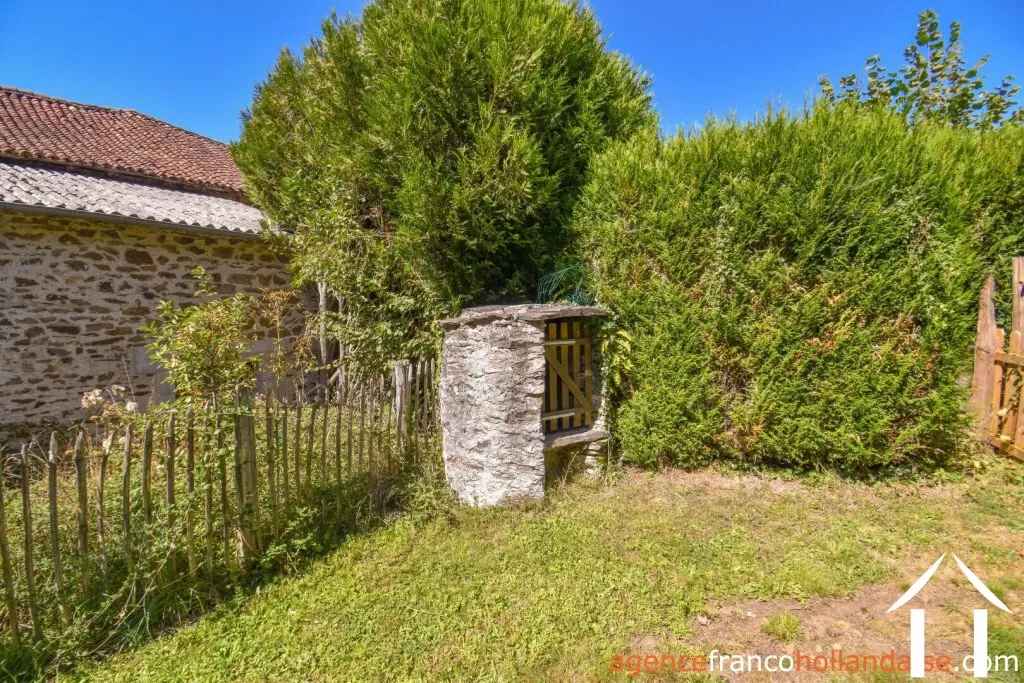 Maison avec gite à vendre neuvic entier, limousin, Li849 Image - 48
