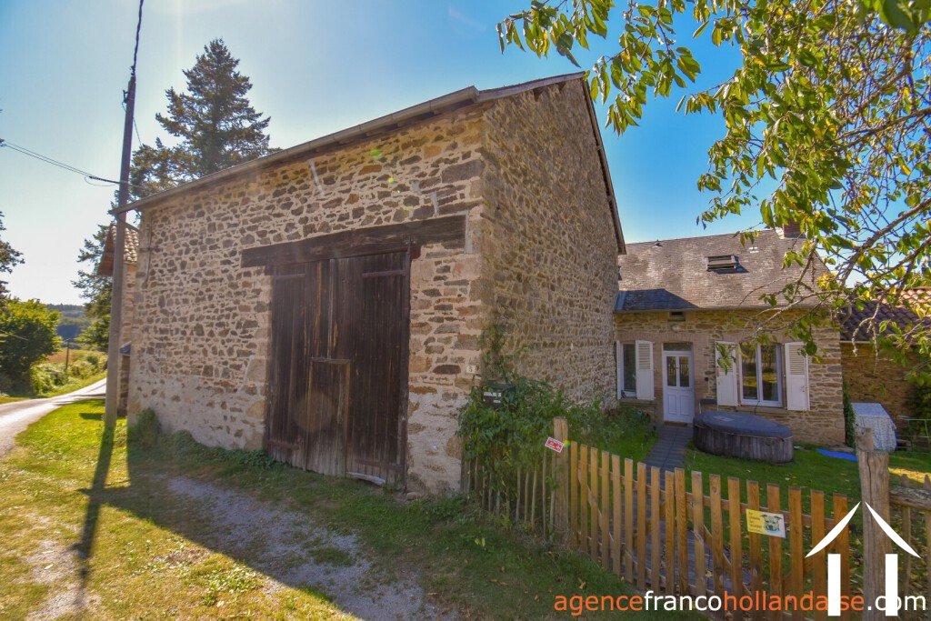 Maison avec gite à vendre neuvic entier, limousin, Li849 Image - 20