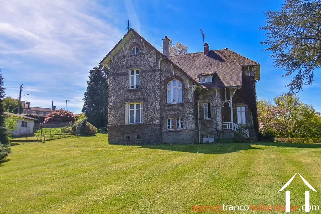 Maison avec gite à vendre bourganeuf, limousin, Li887 Image - 1
