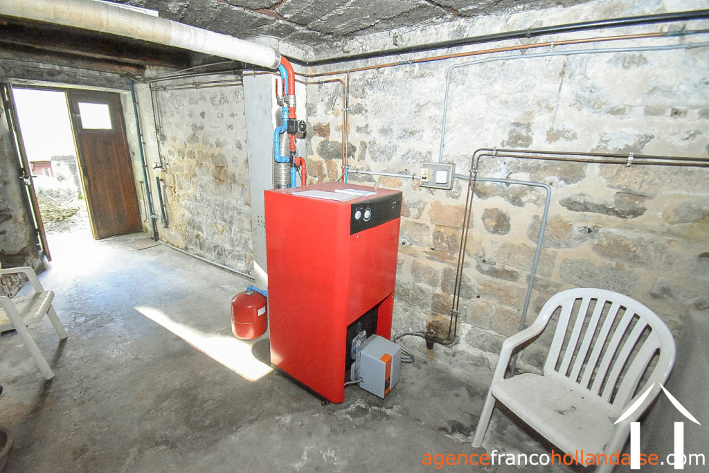 Maison de bourg à vendre eymoutiers, limousin, Li892 Image - 30