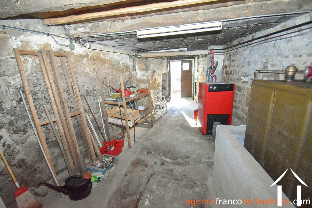 Maison de bourg à vendre eymoutiers, limousin, Li892 Image - 31