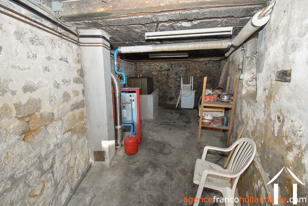 Maison de bourg à vendre eymoutiers, limousin, Li892 Image - 32