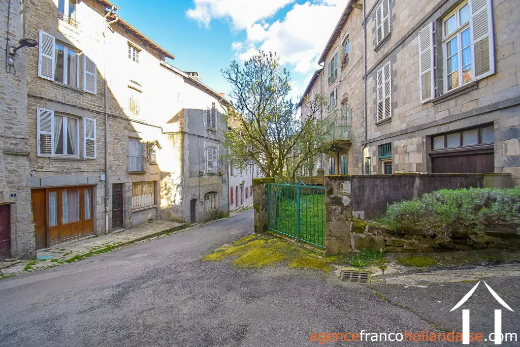 Maison de bourg à vendre eymoutiers, limousin, Li892 Image - 28