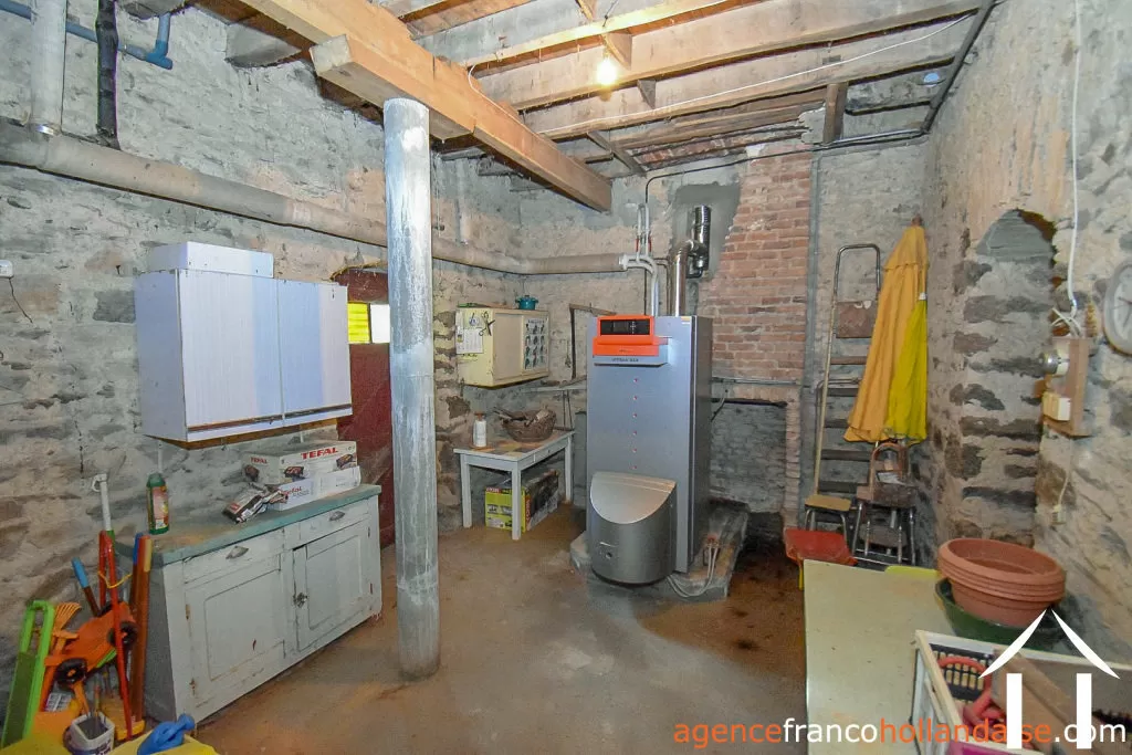 Maison de bourg à vendre surdoux, limousin, Li917 Image - 41