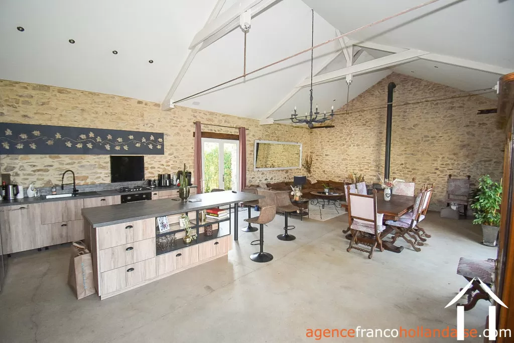 Maison avec gite à vendre la porcherie, limousin, Li956 Image - 4