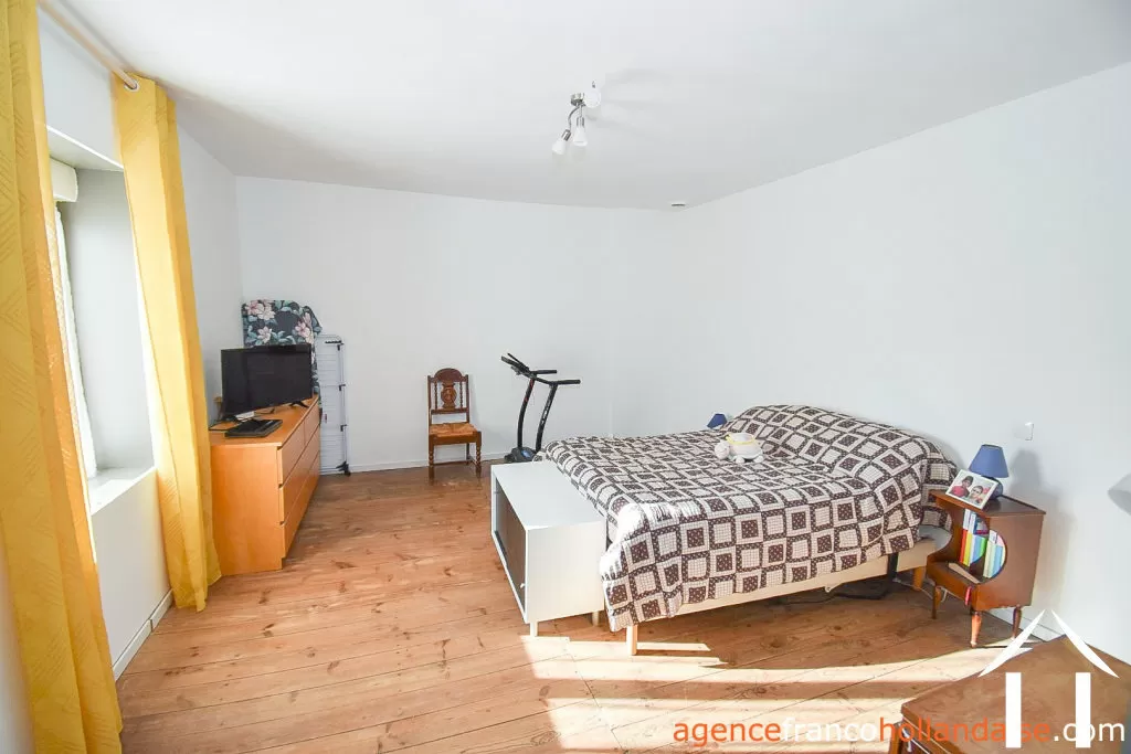 Maison de bourg à vendre la porcherie, limousin, Li966 Image - 12