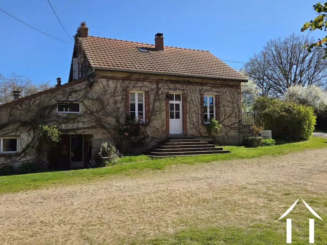 Ferme équestre à vendre maillet, auvergne, AP030071080 Image - 1
