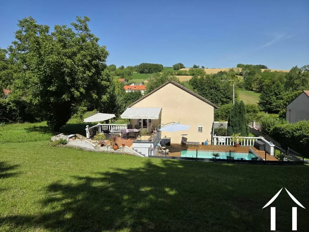 Maison de bourg à vendre creuzier le vieux, auvergne, AP030071119 Image - 1
