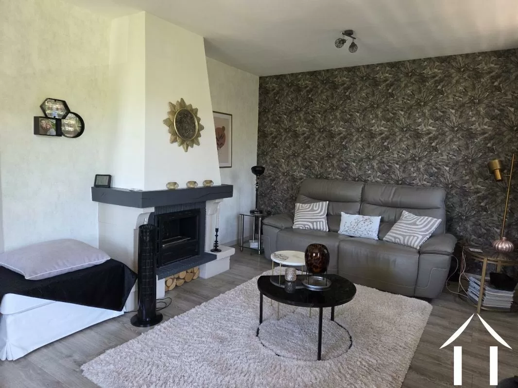 Maison de bourg à vendre creuzier le vieux, auvergne, AP030071119 Image - 3