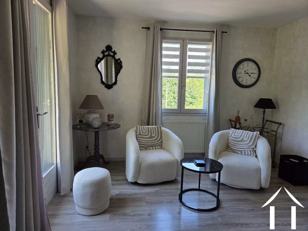 Maison de bourg à vendre creuzier le vieux, auvergne, AP030071119 Image - 4