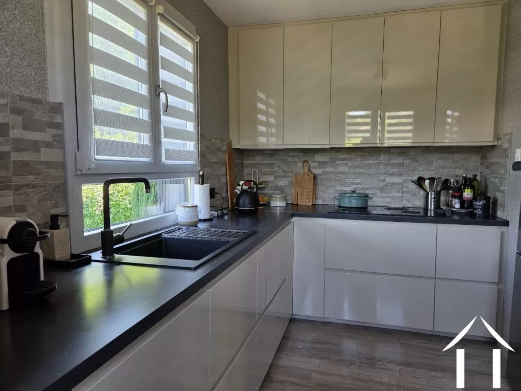 Maison de bourg à vendre creuzier le vieux, auvergne, AP030071119 Image - 6