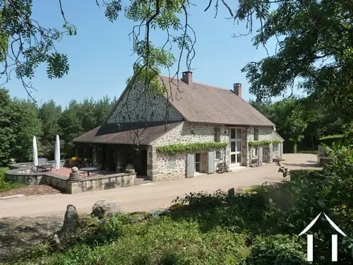 Maison à vendre louroux de beaune, auvergne, AP030071138 Image - 1
