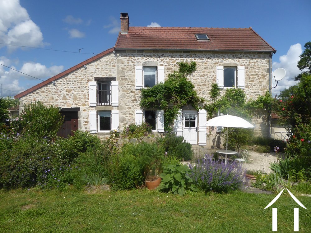 Maison en pierre à vendre ste therence, auvergne, AP030071151 Image - 1