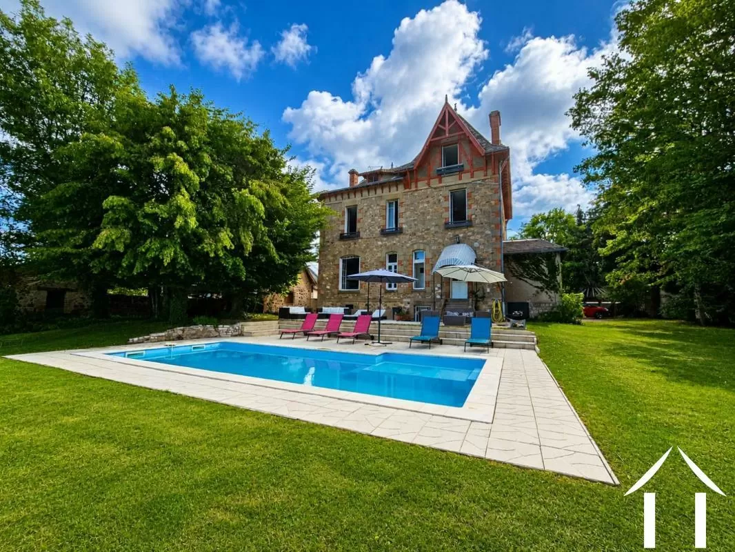 Maison de bourg à vendre cosne d allier, auvergne, AP030071184 Image - 1