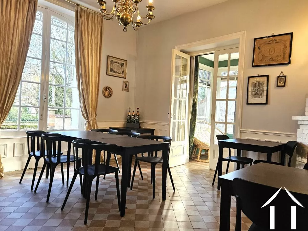 Maison de bourg à vendre cosne d allier, auvergne, AP030071184 Image - 2