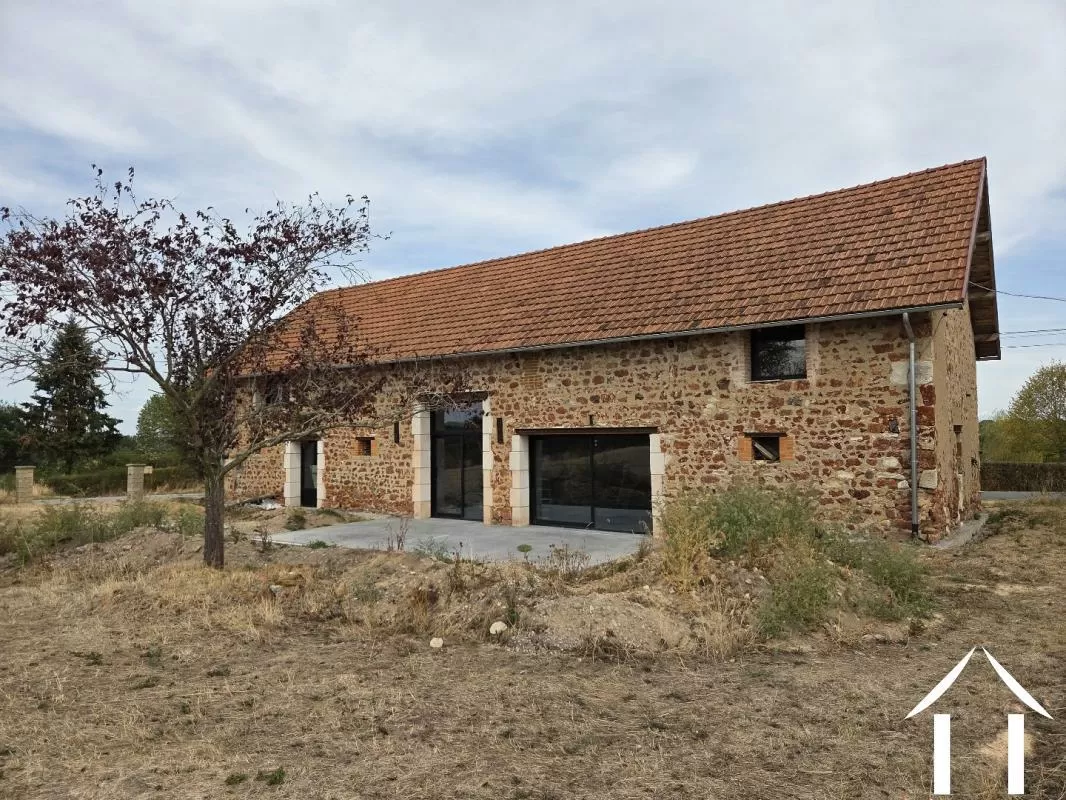 Propriété 1 hectare ++ à vendre murat, auvergne, AP030071197 Image - 1