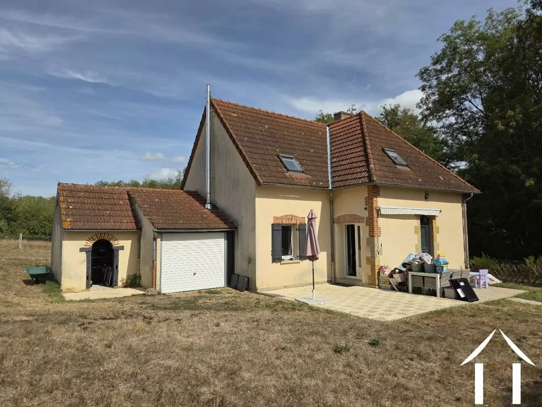 Château à vendre neuilly le real, auvergne, AP030071200 Image - 1