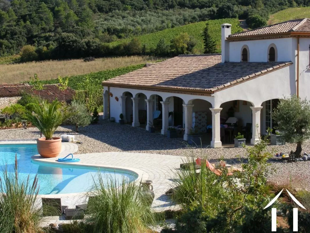 Châteaux, domaine à vendre st chinian, languedoc-roussillon, EG11-2490 Image - 9