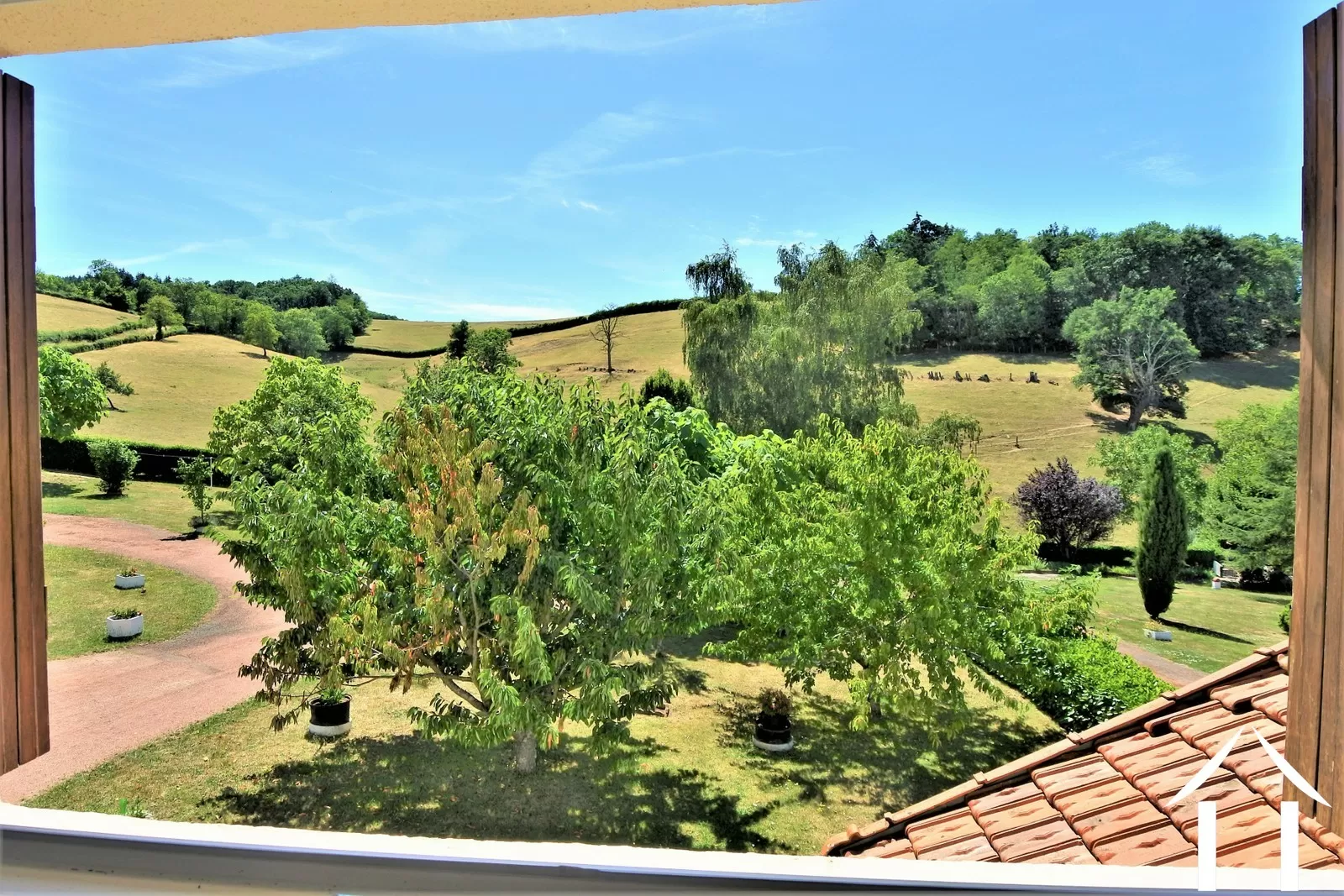 Complex avec gîtes à vendre cluny, bourgogne, JP5150S Image - 13