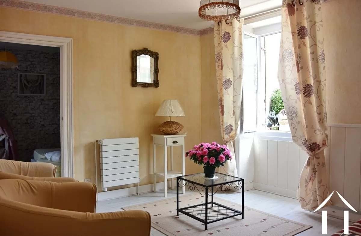 Complex avec gîtes à vendre cluny, bourgogne, JP5150S Image - 22