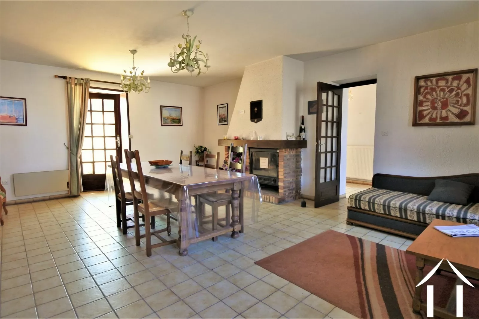 Complex avec gîtes à vendre cluny, bourgogne, JP5150S Image - 25