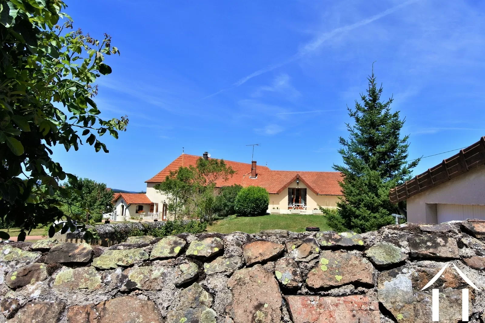 Complex avec gîtes à vendre cluny, bourgogne, JP5150S Image - 30