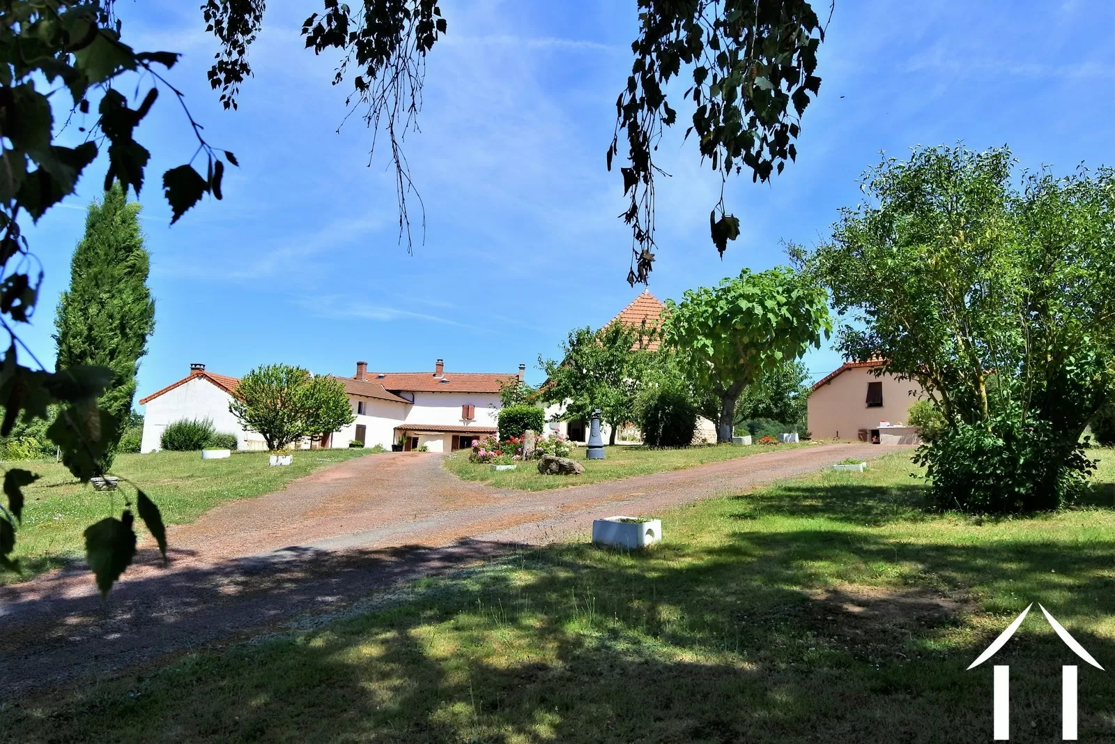Complex avec gîtes à vendre cluny, bourgogne, JP5150S Image - 2