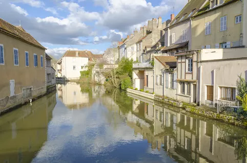 Vendre sa propriété de caractères à Charolles