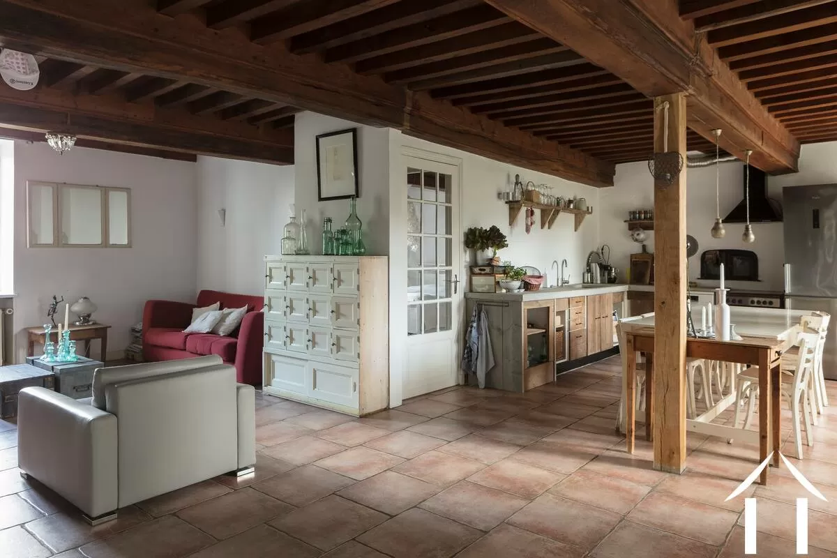 Maison en pierre à vendre arleuf, bourgogne, CvH5323L Image - 1