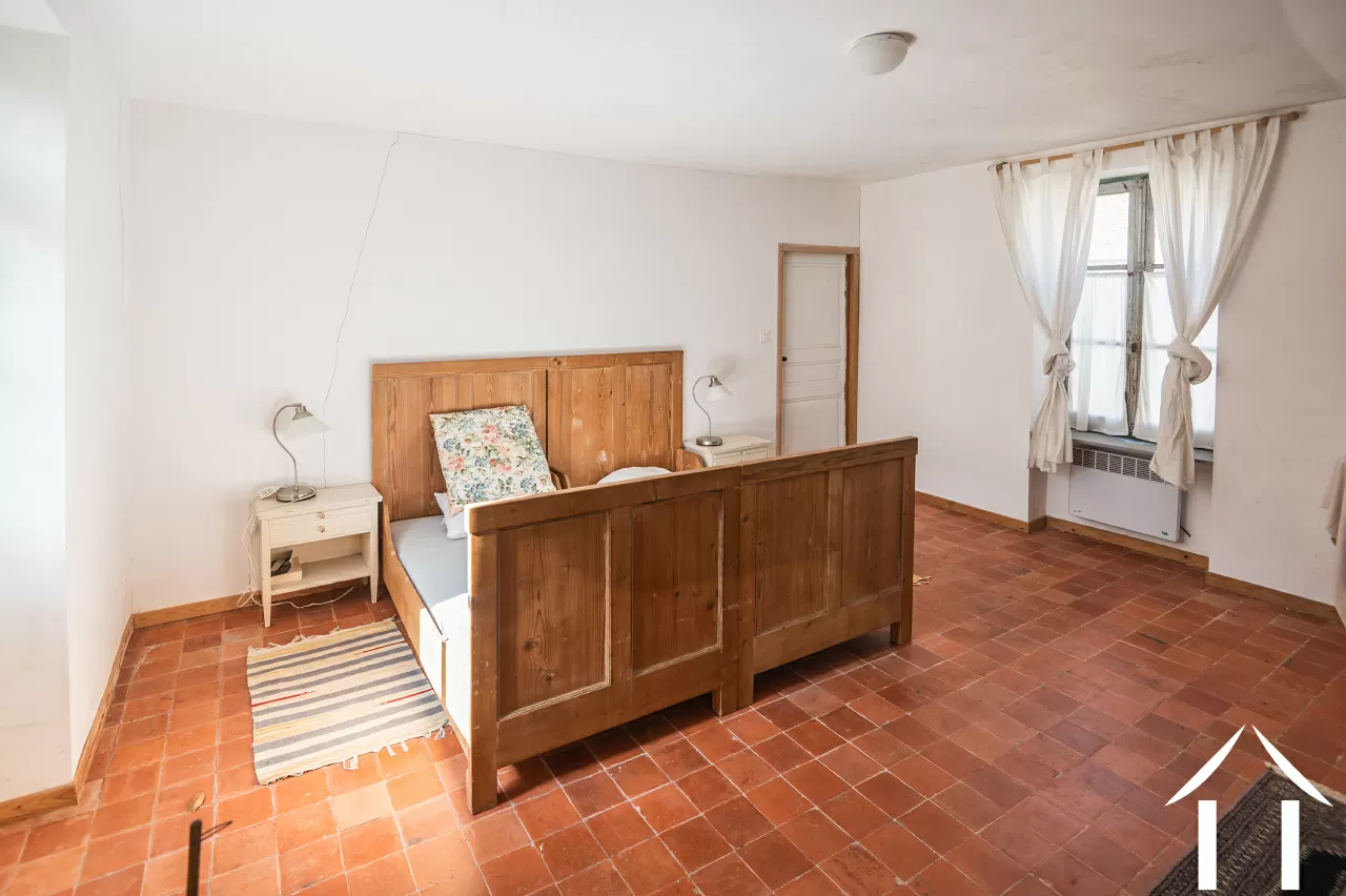 chambre 1, avec escalier extérieur