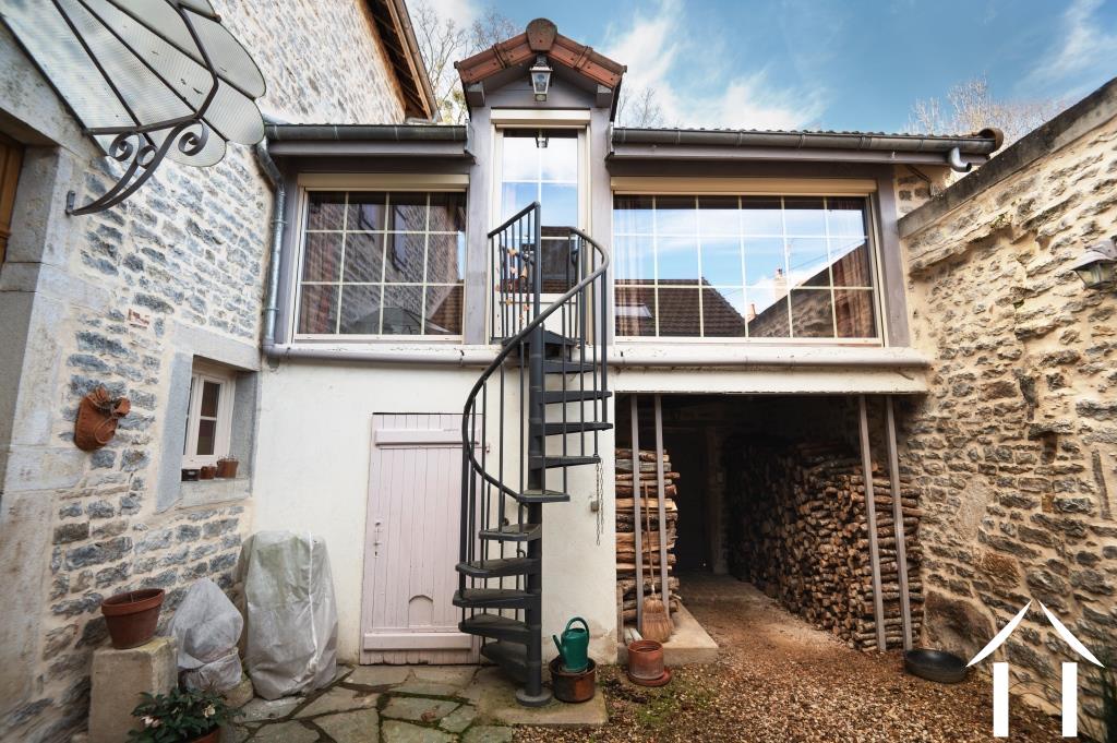 Accès à la chambre 5 depuis la cour